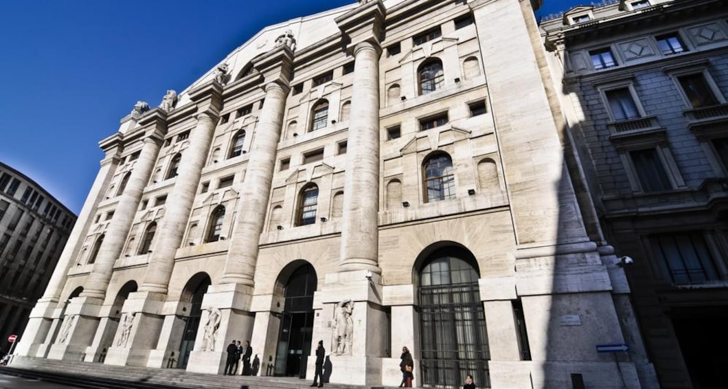 Per Piazza Affari un 2020 in rosso nel segno del Covid gelata